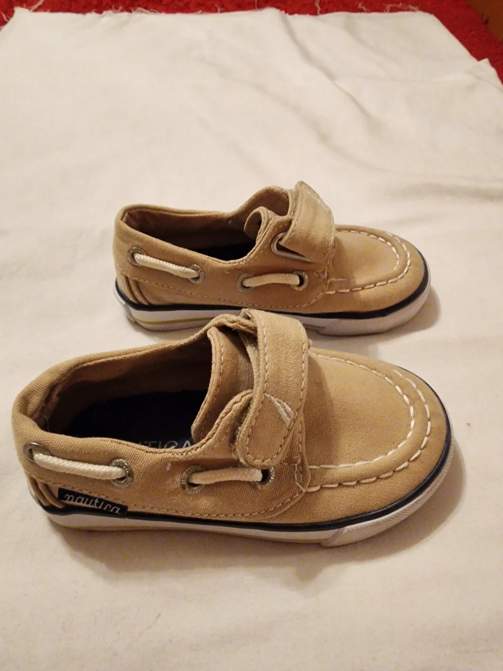 Nautica Kids Tan boat shoes size 6